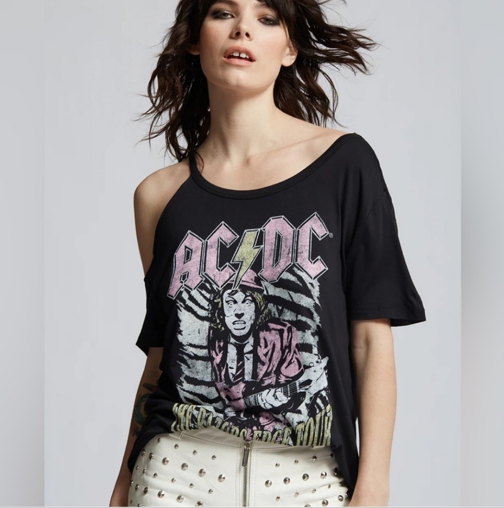 NWT (ARCHIVE) AC/DC The Razors Edge Tour Cold Shoulder Tee - Picture 2 of 5